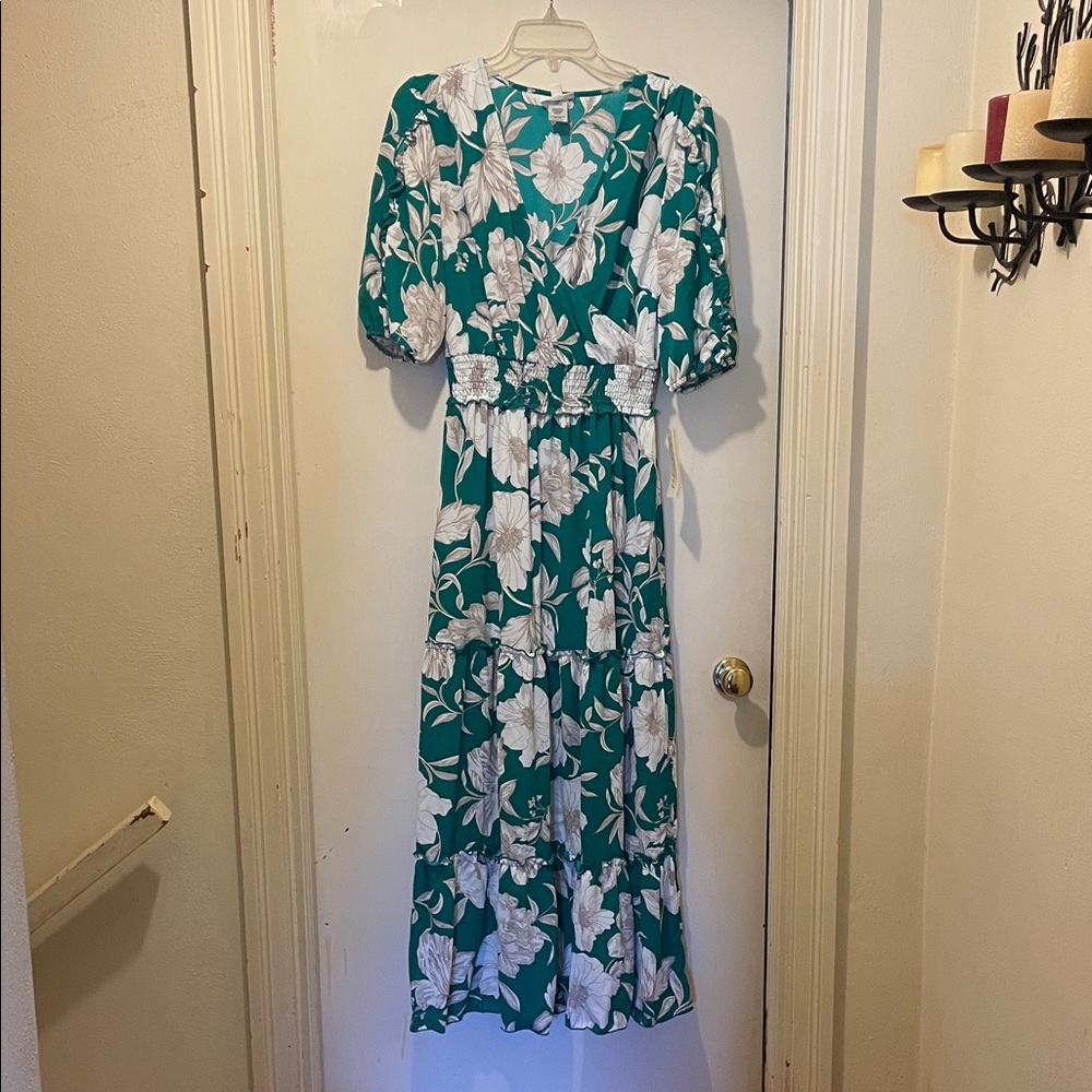 Elegant Floral Long Sleeve Dress in Teal and White